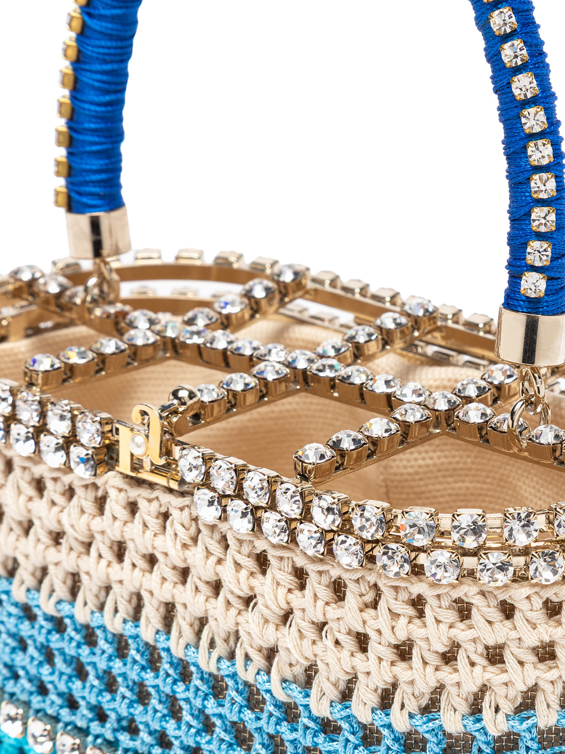 ROSANTICA: Holli Marea