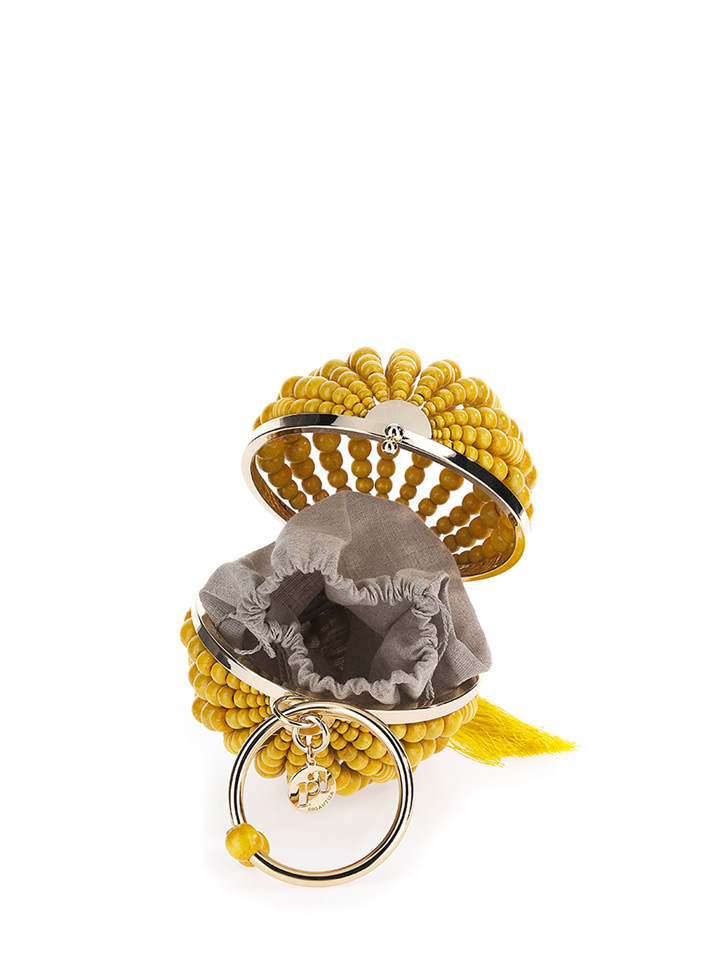 ROSANTICA: Billie Yellow